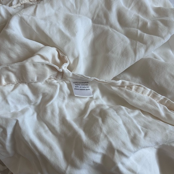 Two (2) Buffy Breeze/Supima cotton Duvet Covers - Full/Queen - Picture 9 of 10